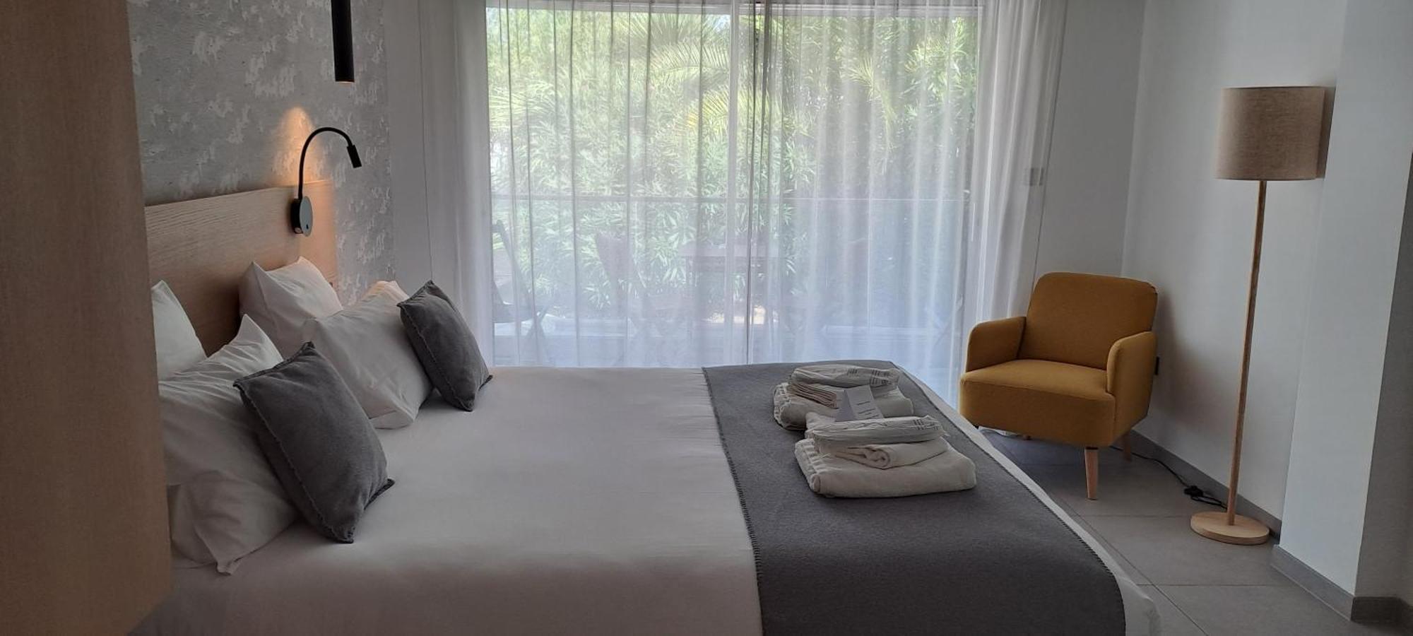 Hotel L'Albatros 圣特罗让莱班 外观 照片